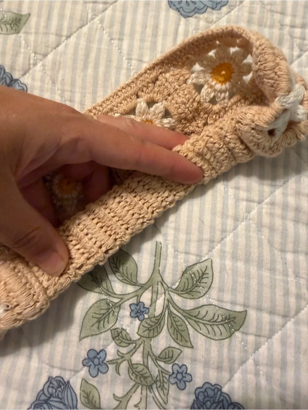 Crocheted Daisy Headband in Beige and White